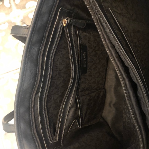 Michael Kors Medium Jet Set tote - Picture 6 of 9